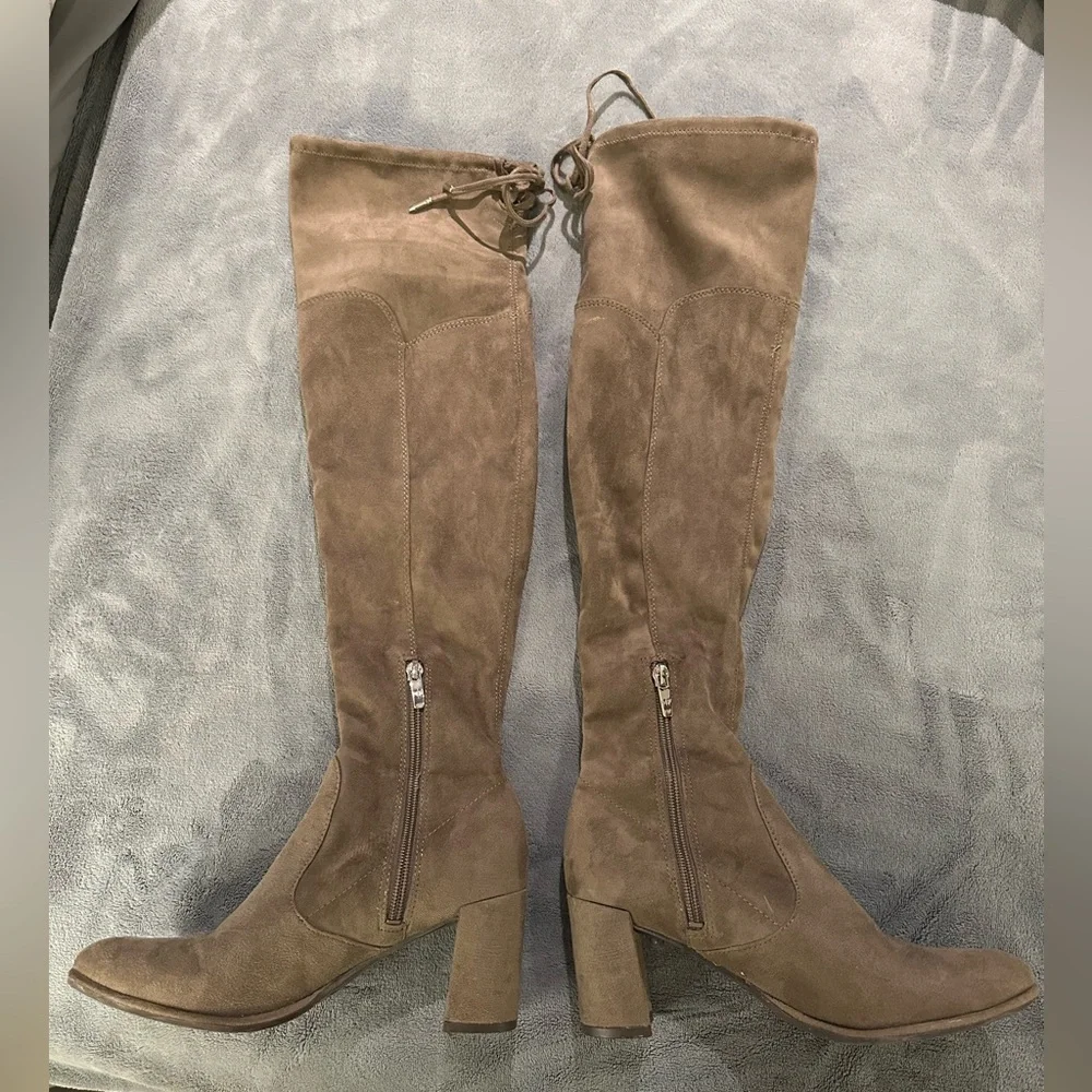 Marc Fisher 20 inch high over the knee brown suede boots size 6.5